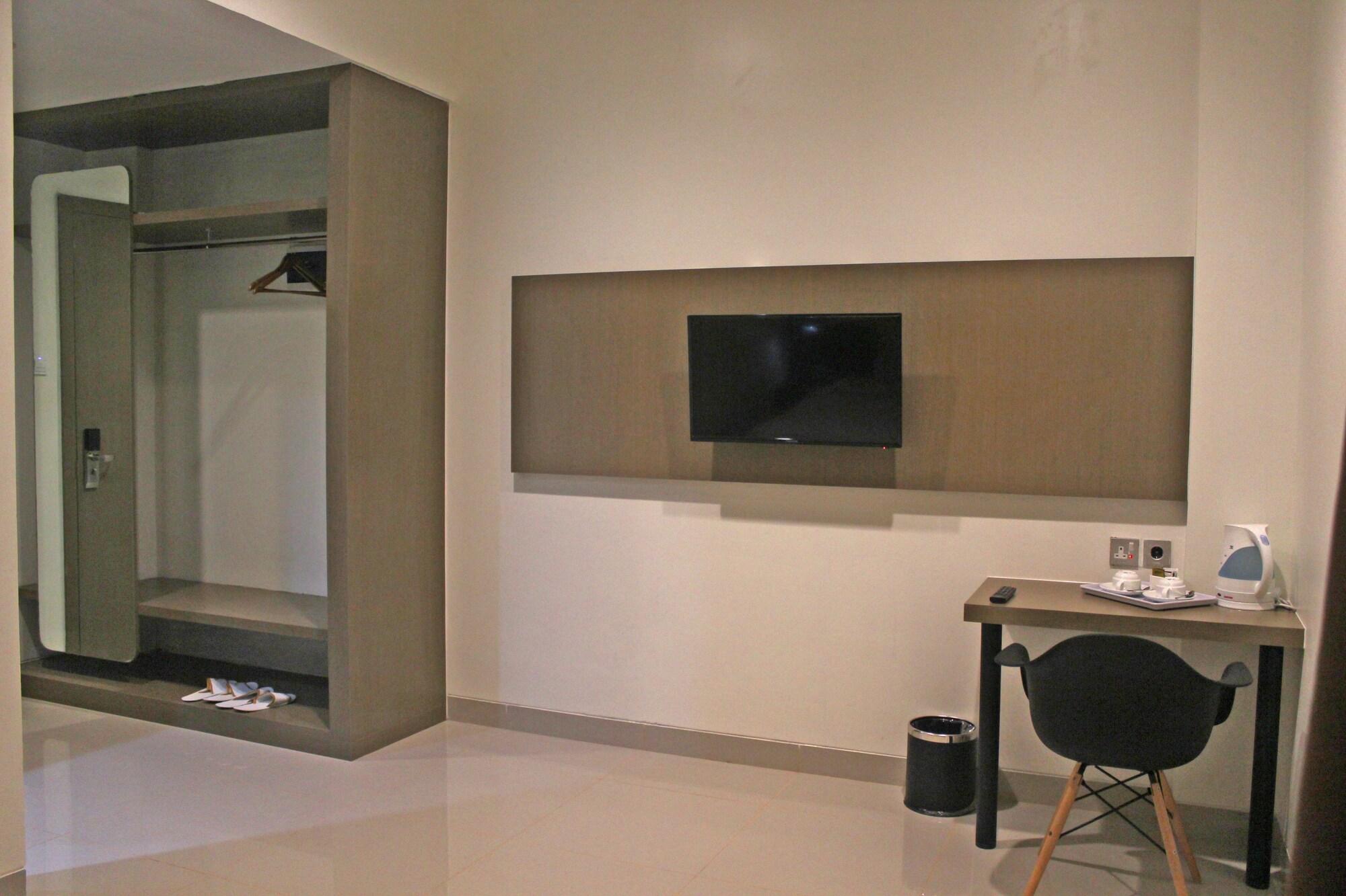 Opi Indah Hotel Palembang Buitenkant foto