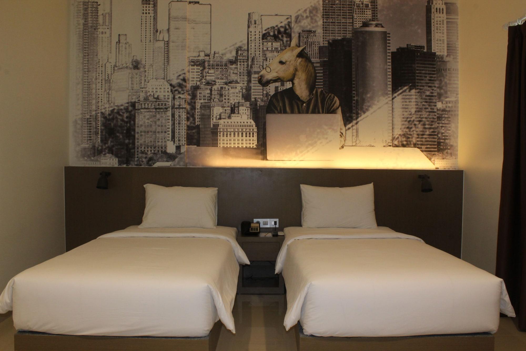 Opi Indah Hotel Palembang Buitenkant foto