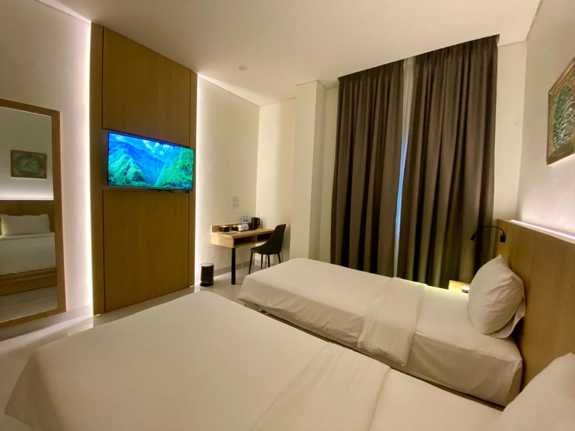 Opi Indah Hotel Palembang Buitenkant foto