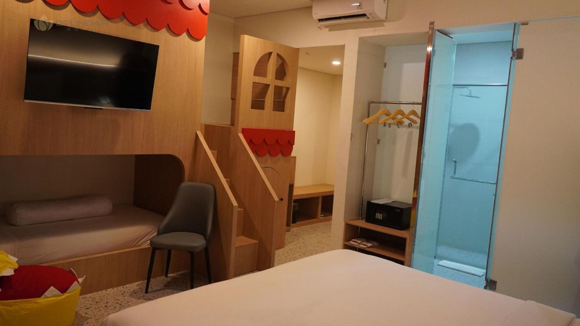 Opi Indah Hotel Palembang Buitenkant foto
