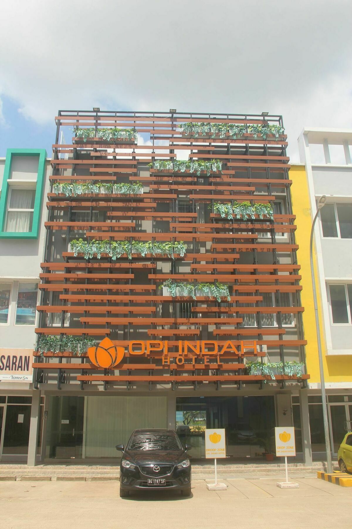 Opi Indah Hotel Palembang Buitenkant foto
