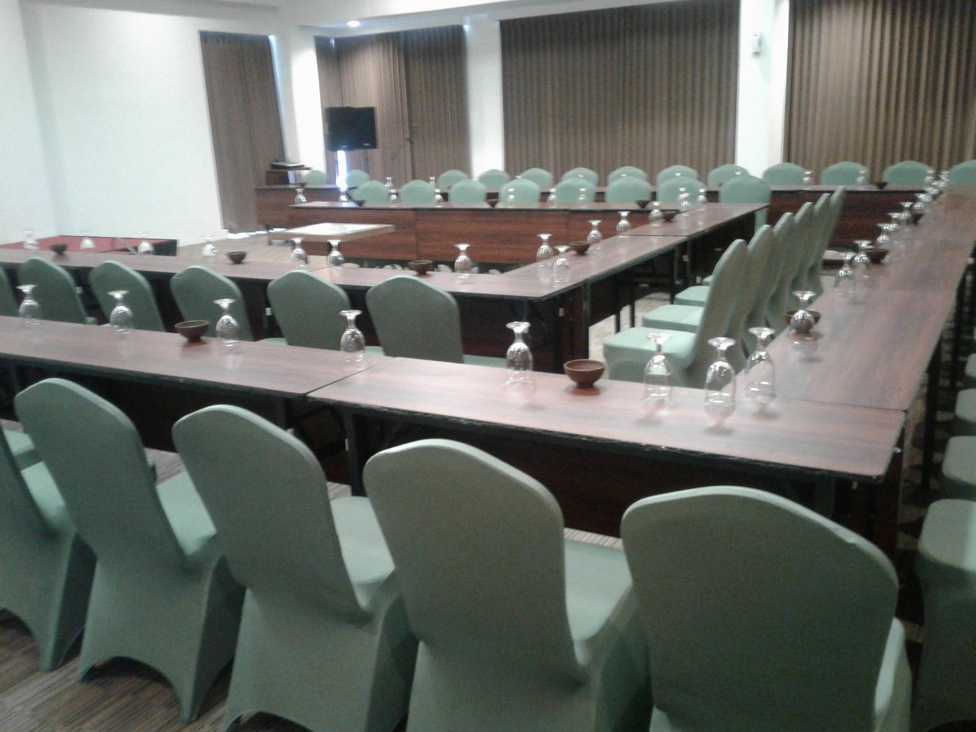Opi Indah Hotel Palembang Buitenkant foto